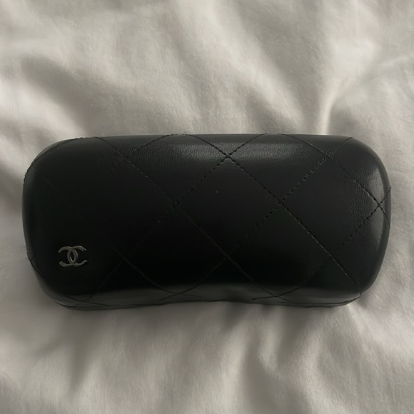 perfect condition womens Chanel sunglasses - Picture 3 of 7